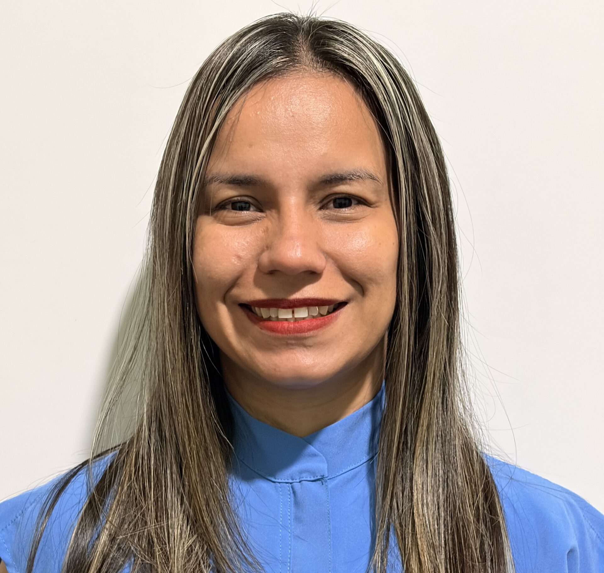 Dra. Yuli Mariño, médico neurocirujano egresada de la UCLA y UCV especialista en tumores y columna en Caracas.