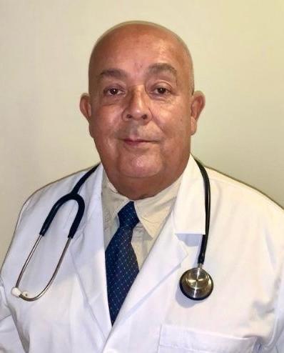 Dr. César Valbuena, médico venezolano especialista en medicina interna