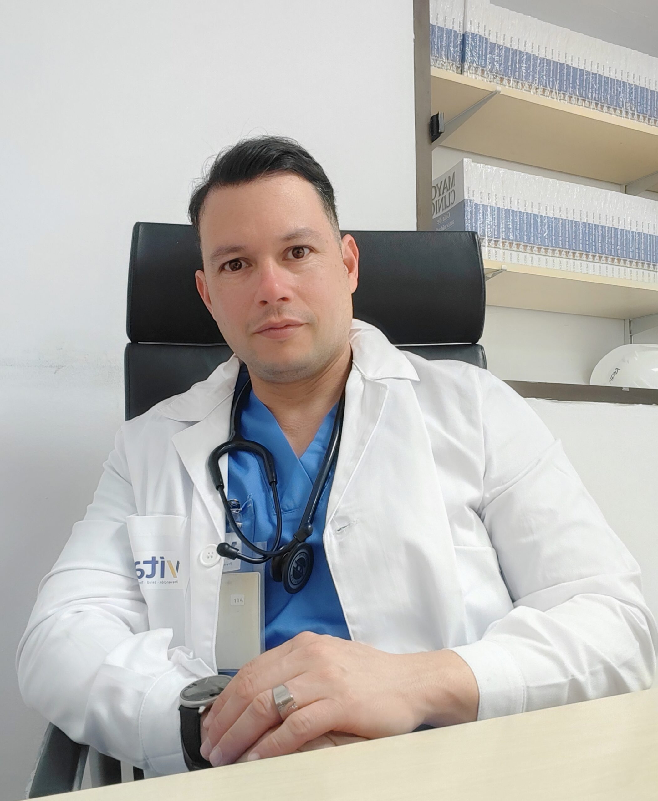 Dr. Henry Barroso, ginecólogo-obstetra venezolano