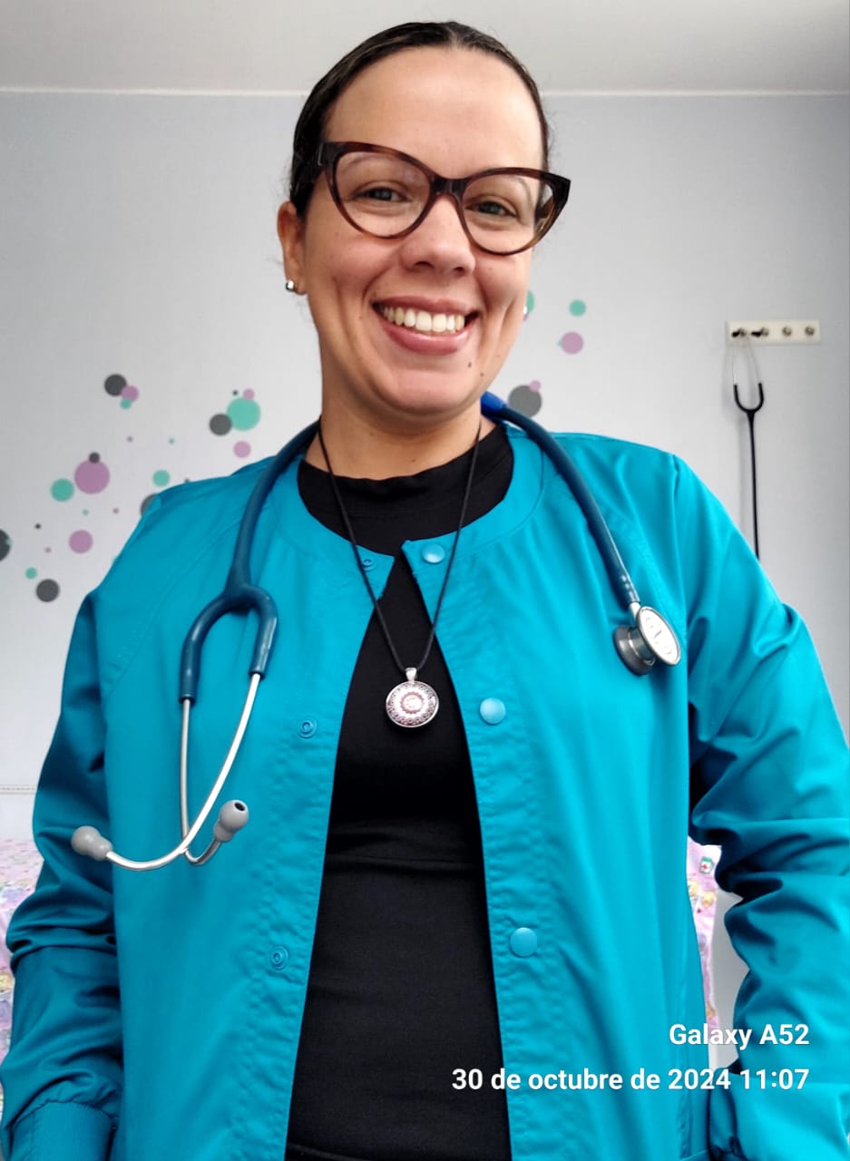 Dra. Duneska González, pediatra venezolana con experiencia en neonatología